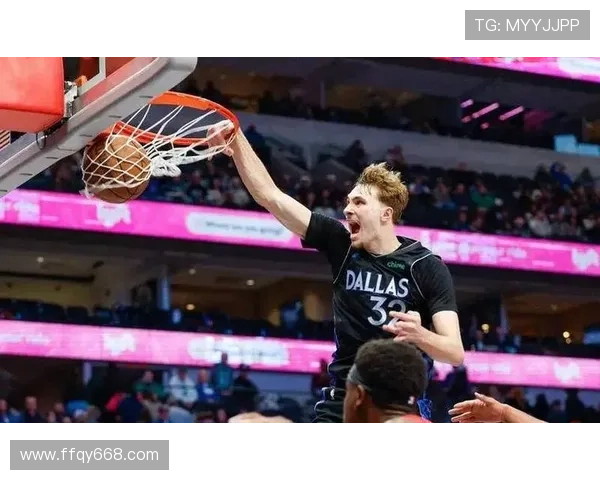 菜鸟弗拉格表现出色贡献21分8板5助科比桑德斯与理查德联手助力球队